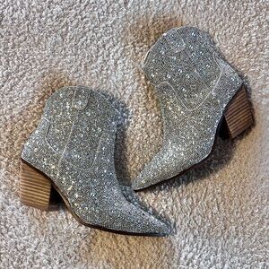 Sincerely Jules Iridescent Rhinestone Boots, size 6.5
